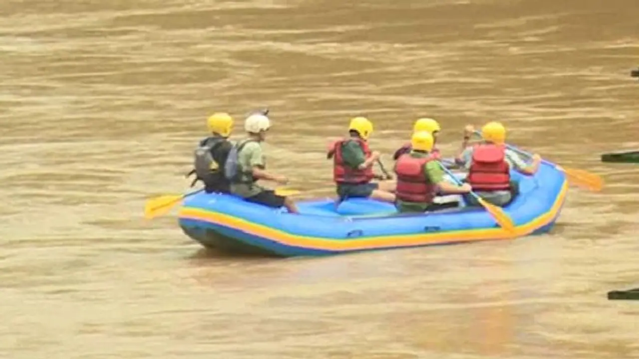 ಚಿಕ್ಕಮಗಳೂರು: ಮಳೆಯಿಂದ ಮುಂದುವರೆದ ಅನಾಹುತ, ಭದ್ರಾ ನದಿಯಲ್ಲಿ ಜಲಸಾಹಸ ಕ್ರೀಡೆಗೆ ಆಕ್ಷೇಪ..!