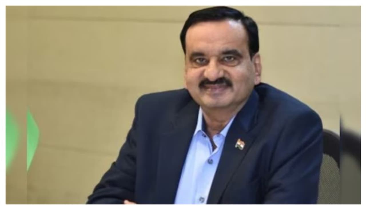 വിമാനയാത്രക്കിടെ സഹയാത്രികക്ക് നീലച്ചിത്രം കാണിച്ചുകൊടുത്ത് പീഡന ശ്രമം; സ്റ്റീൽ കമ്പനി സിഇഒക്കെതിരെ കേസ്