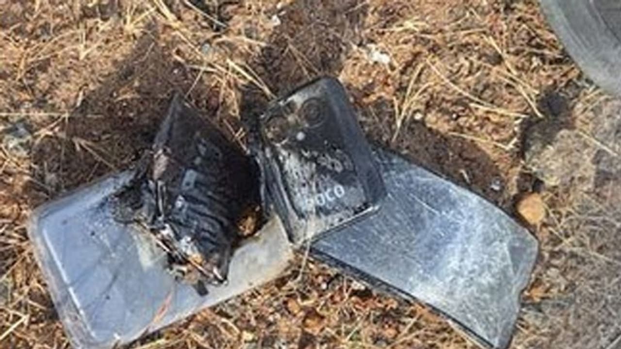 ஷாக்கிங் நியூஸ்! பேண்ட் பாக்கெட்டில் வெடித்த செல்போன்! சம்பவ இடத்திலேயே உயிரிழந்த வாலிபர்! நடந்தது என்ன? ஷாக்கிங் நியூஸ்! பேண்ட் பாக்கெட்டில் வெடித்த செல்போன்! சம்பவ இடத்திலேயே உயிரிழந்த வாலிபர்! நடந்தது என்ன?