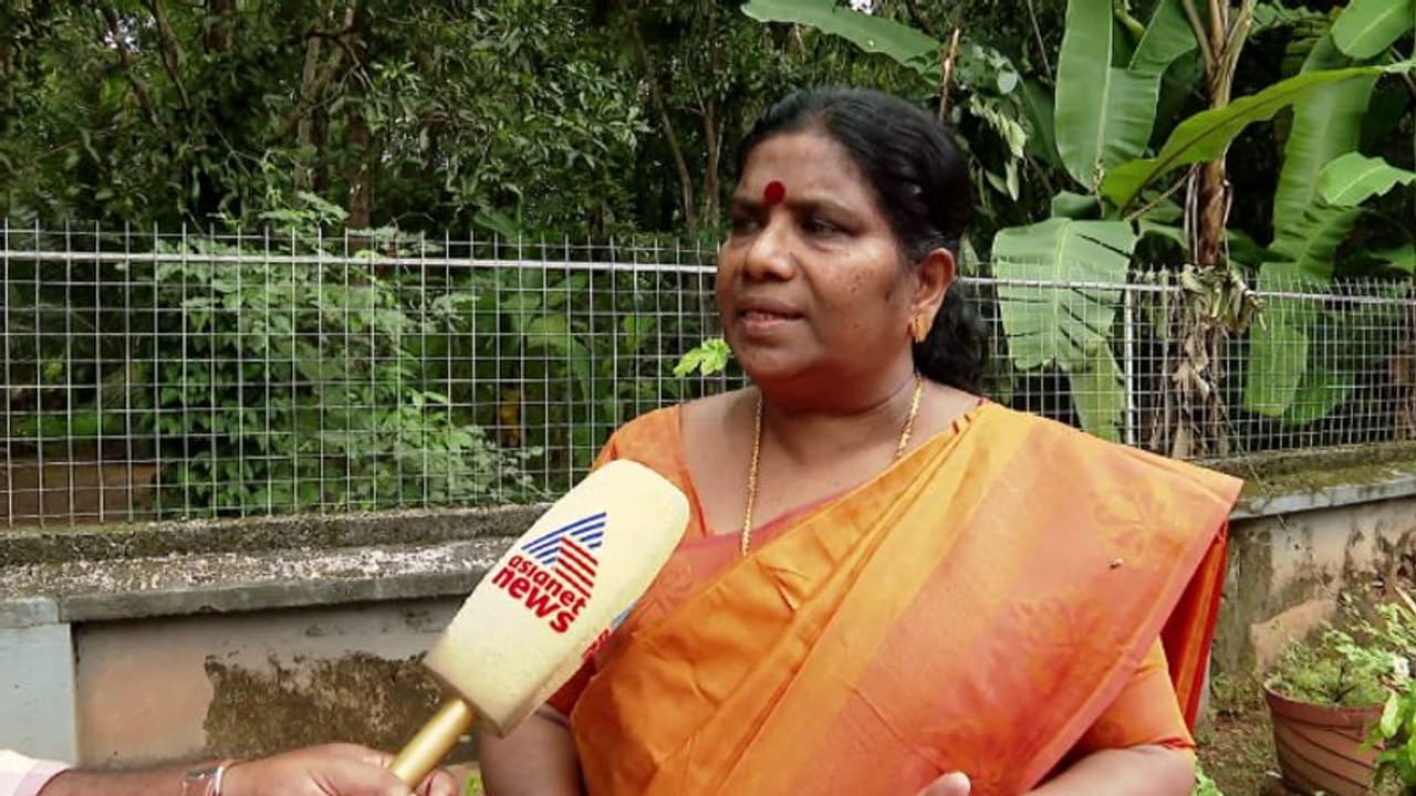 ആശ്വാസം! സംസ്ഥാനത്ത് പക്ഷിപ്പനി ആശങ്ക ഒഴിയുന്നു, വൈറസ് വ്യാപനം കുറയുകയാണെന്ന് മന്ത്രി ജെ ചിഞ്ചുറാണി ആശ്വാസം! സംസ്ഥാനത്ത് പക്ഷിപ്പനി ആശങ്ക ഒഴിയുന്നു, വൈറസ് വ്യാപനം കുറയുകയാണെന്ന് മന്ത്രി ജെ ചിഞ്ചുറാണി