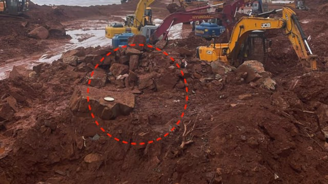 അർജുൻ മിഷൻ; നിർണായക വിവരങ്ങൾ ലഭിച്ചെന്ന് സൈന്യം; റോഡിൽ രണ്ടിടങ്ങളിൽ സിഗ്നൽ, മണ്ണ് നീക്കി പരിശോധിക്കുന്നു അർജുൻ മിഷൻ; നിർണായക വിവരങ്ങൾ ലഭിച്ചെന്ന് സൈന്യം; റോഡിൽ രണ്ടിടങ്ങളിൽ സിഗ്നൽ, മണ്ണ് നീക്കി പരിശോധിക്കുന്നു