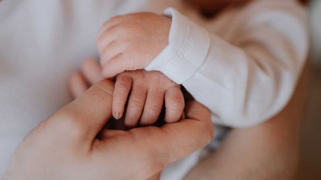 പ്രസവാനന്തര വിഷാദം നിസാരമല്ല, അറിഞ്ഞിരിക്കണം ഇക്കാര്യങ്ങള്; ഡോ. മനോജ് വെള്ളനാടിന്റെ കുറിപ്പ് പ്രസവാനന്തര വിഷാദം നിസാരമല്ല, അറിഞ്ഞിരിക്കണം ഇക്കാര്യങ്ങള്; ഡോ. മനോജ് വെള്ളനാടിന്റെ കുറിപ്പ്