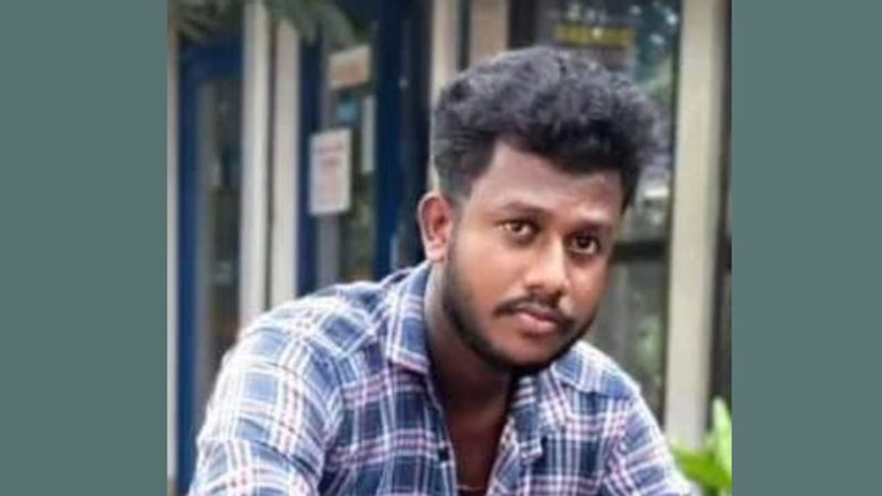 വാഹനാപകടത്തിൽ പരിക്കേറ്റ നിലയിൽ കണ്ടെത്തിയ യുവാവ് മരിച്ചു 