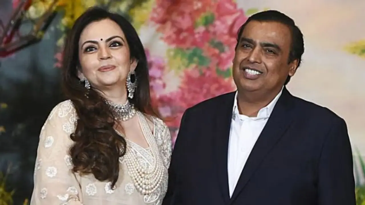 ಉದ್ಯಮಿ ಮುಖೇಶ್ ಅಂಬಾನಿ ರೋಮ್ಯಾಂಟಿಕಾ? ಗಂಡನ ಬಗ್ಗೆ ನೀತಾ ಅಂಬಾನಿ ಏನ್ ಹೇಳಿದ್ರು ನೋಡಿ? ಉದ್ಯಮಿ ಮುಖೇಶ್ ಅಂಬಾನಿ ರೋಮ್ಯಾಂಟಿಕಾ? ಗಂಡನ ಬಗ್ಗೆ ನೀತಾ ಅಂಬಾನಿ ಏನ್ ಹೇಳಿದ್ರು ನೋಡಿ?