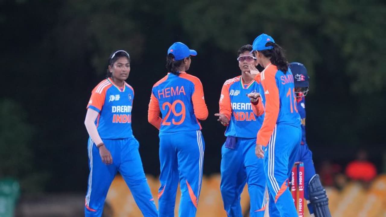 நேபாள் அணிக்கு எதிரான போட்டியில் வெற்றி – கம்பீர தோரணையோடு அரையிறுதிக்கு சென்ற இந்தியா மகளிர் அணி! நேபாள் அணிக்கு எதிரான போட்டியில் வெற்றி – கம்பீர தோரணையோடு அரையிறுதிக்கு சென்ற இந்தியா மகளிர் அணி!