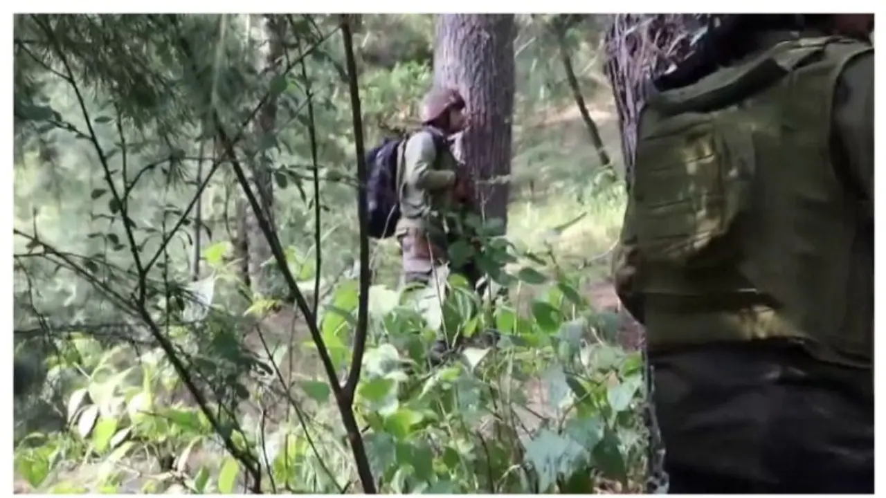 Encounter breaks out in Jammu and Kashmir's Rajouri; 2 terrorists likely trapped Encounter breaks out in Jammu and Kashmir's Rajouri; 2 terrorists likely trapped