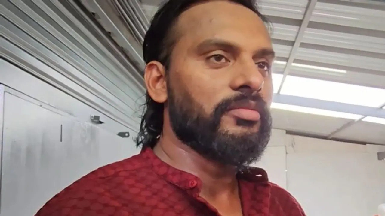 'വിളിച്ചുവരുത്തിയ ആയിരക്കണക്കിന് ആളുകളിലൊരാൾ, കുറെ കാര്യങ്ങൾ പറയാനുണ്ടെന്ന് ജിന്റോ'; ചോദ്യംചെയ്യൽ തുടരുന്നു 