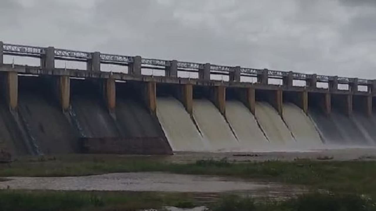 ಹೊಸಪೇಟೆ: ತುಂಗಭದ್ರಾ ಜಲಾಶಯ ಬಹುತೇಕ ಭರ್ತಿ..! ಹೊಸಪೇಟೆ: ತುಂಗಭದ್ರಾ ಜಲಾಶಯ ಬಹುತೇಕ ಭರ್ತಿ..!