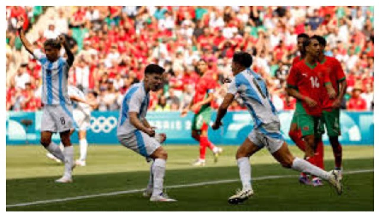 ആളിക്കത്തിയ അവസാന സെക്കന്റുകൾ, മെദീനയുടെ ഗോളിൽ സമനില പിടിച്ചുവാങ്ങി തടിതപ്പി അർജന്റീന ആളിക്കത്തിയ അവസാന സെക്കന്റുകൾ, മെദീനയുടെ ഗോളിൽ സമനില പിടിച്ചുവാങ്ങി തടിതപ്പി അർജന്റീന