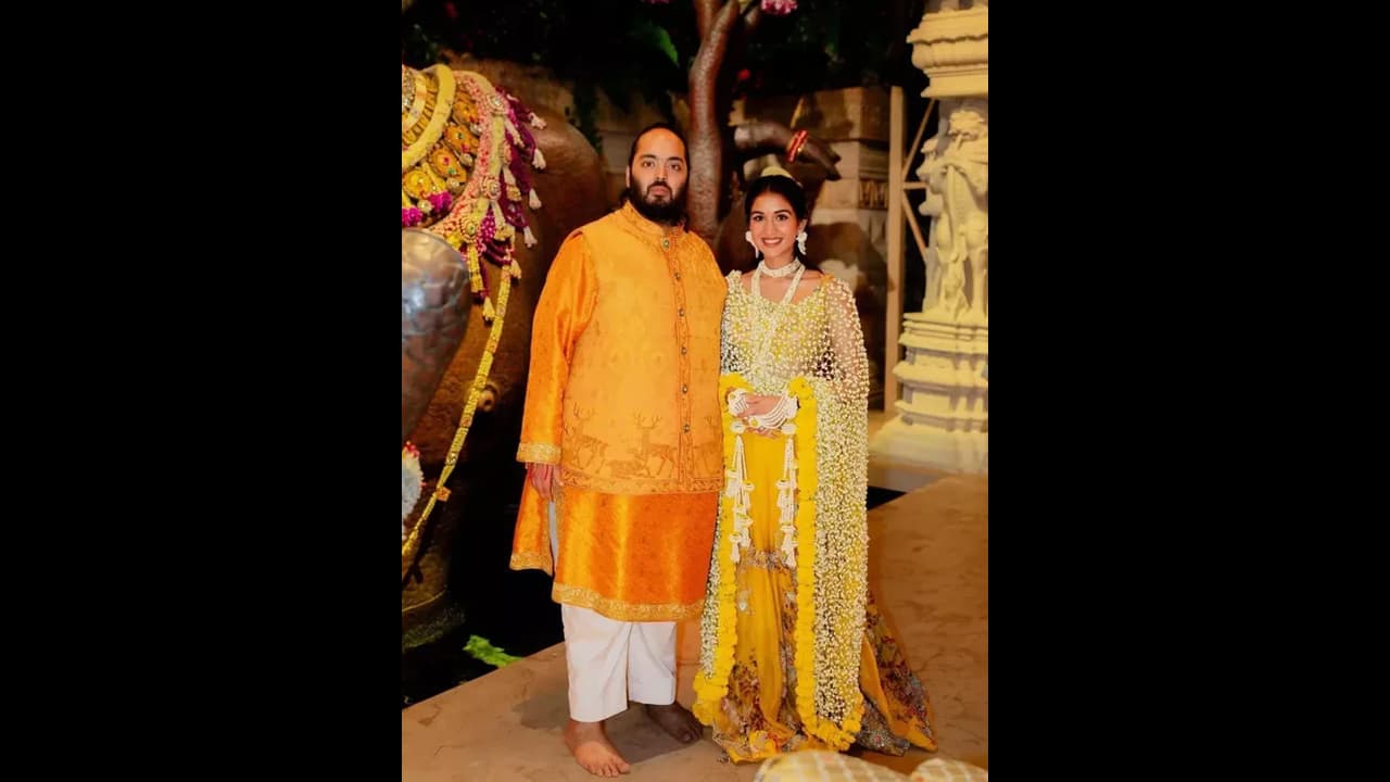 ಮತ್ತೊಮ್ಮೆ ಜನರ ಮನಸ್ಸು ಗೆದ್ದ ಅಂಬಾನಿ ಸೊಸೆ, ಪ್ಯಾರಿಸ್‌ನಲ್ಲೂ ಮಂಗಳಸೂತ್ರ ಹಾಕ್ಕೊಂಡ ರಾಧಿಕಾ! 