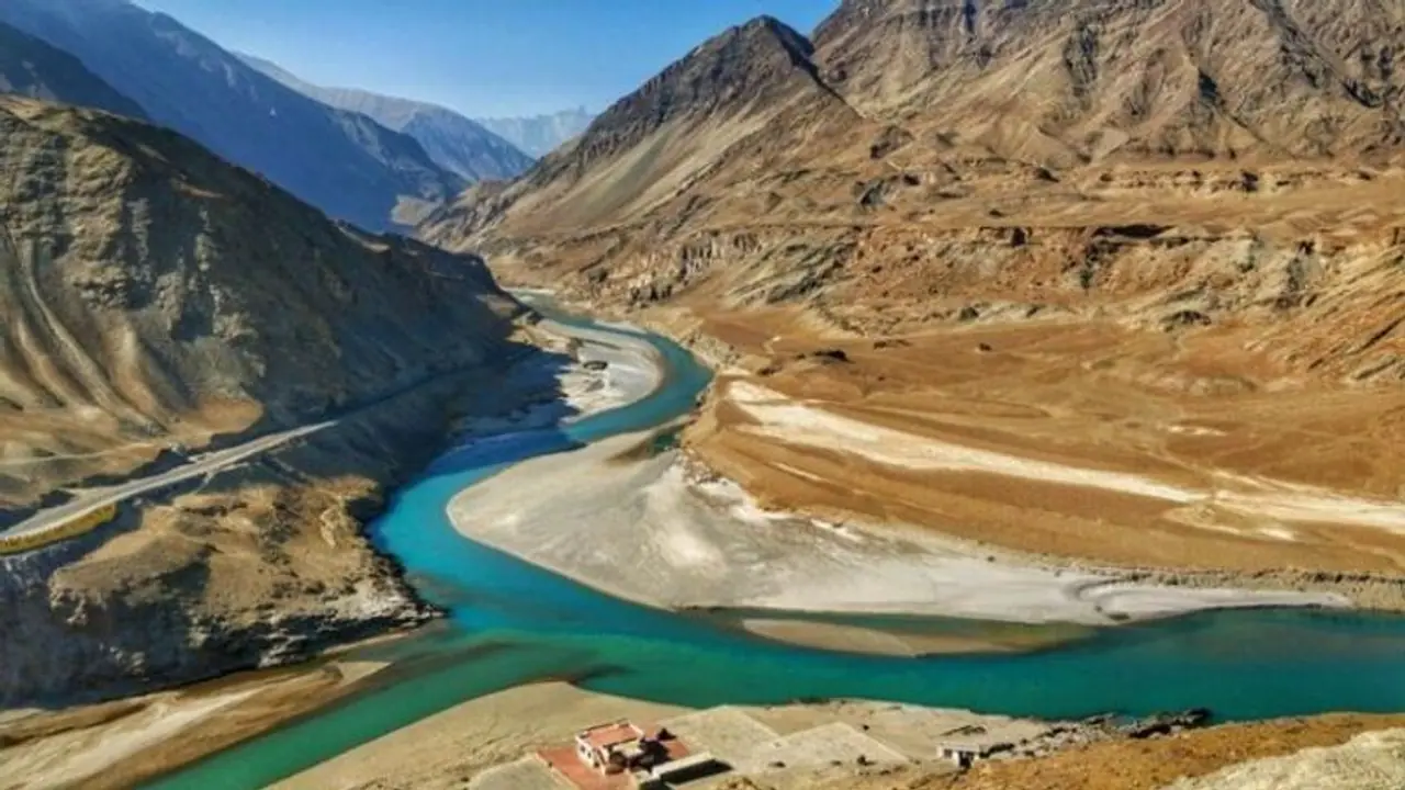 ಪ್ರವಾಸಕ್ಕೆ ಹೋದ ಮಹಿಳೆ ಕಾರ್ಗಿಲ್ ಗಡಿಯಲ್ಲಿ ನಾಪತ್ತೆ, ತಾಯಿಗಾಗಿ ಕಾಯುತ್ತಿರುವ ಮಗ 