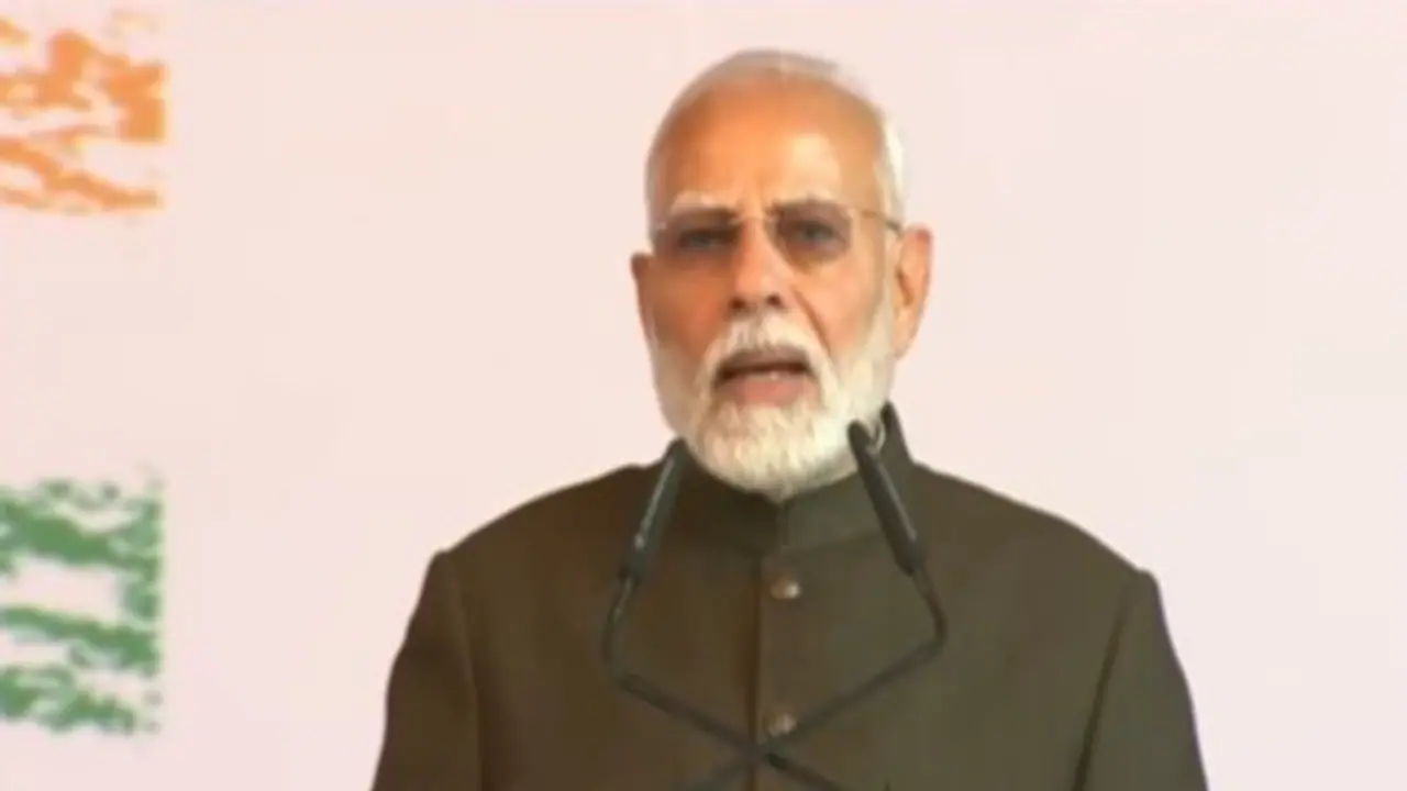 അഗ്നിപഥ് പദ്ധതിയിൽ നിന്നും പിന്നോട്ടില്ല, സേനയെ കൂടുതല് കരുത്തും യുവത്വവുമുള്ളതാക്കും: പ്രധാനമന്ത്രി അഗ്നിപഥ് പദ്ധതിയിൽ നിന്നും പിന്നോട്ടില്ല, സേനയെ കൂടുതല് കരുത്തും യുവത്വവുമുള്ളതാക്കും: പ്രധാനമന്ത്രി