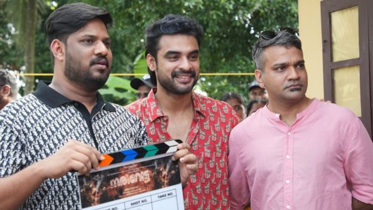 ടൊവിനോ തോമസിന്റെ 'നരിവേട്ട'; അനുരാജ് ചിത്രത്തിന് ആരംഭം 