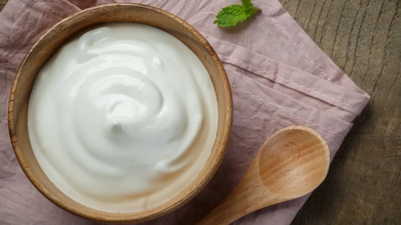 தயிர்... யோகார்ட் உள்ள வித்தியாசம் பற்றி தெரியுமா? எது ஆரோக்கியத்திற்கு நல்லது? தயிர்... யோகார்ட் உள்ள வித்தியாசம் பற்றி தெரியுமா? எது ஆரோக்கியத்திற்கு நல்லது?