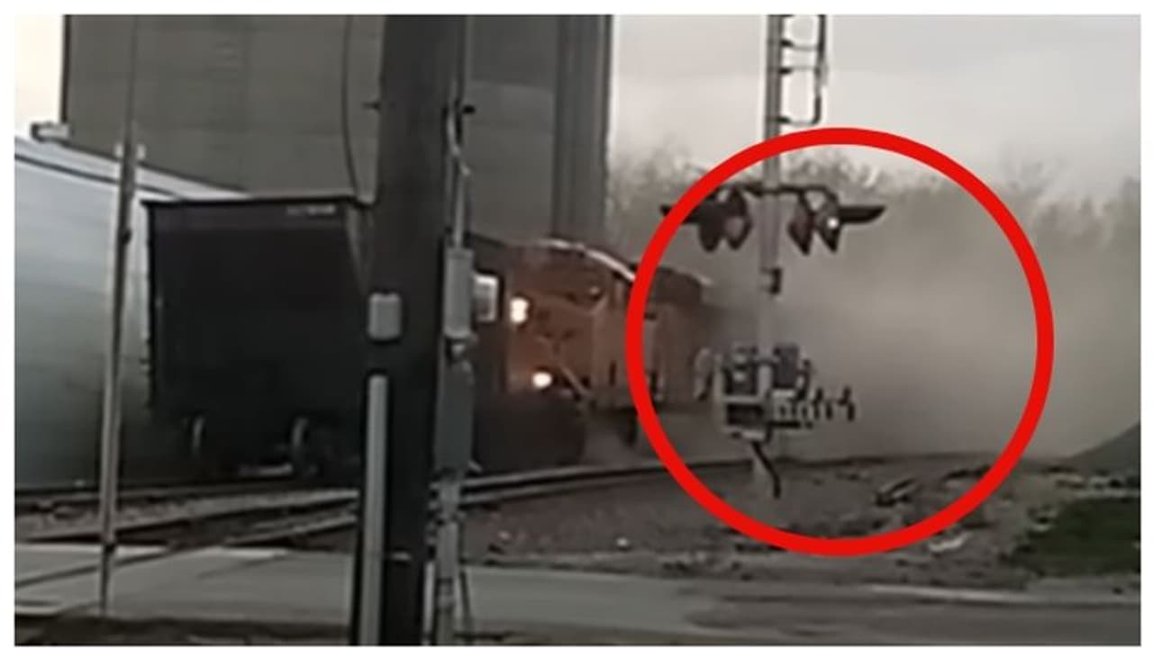 യുഎസിൽ യൂട്യൂബ് വീഡിയോയ്‌ക്കായി 17 കാരൻ ട്രെയിൻ പാളം തെറ്റിച്ചു; വീഡിയോ വൈറല്‍, പക്ഷേ, പിന്നാലെ ട്വിസ്റ്റ് 