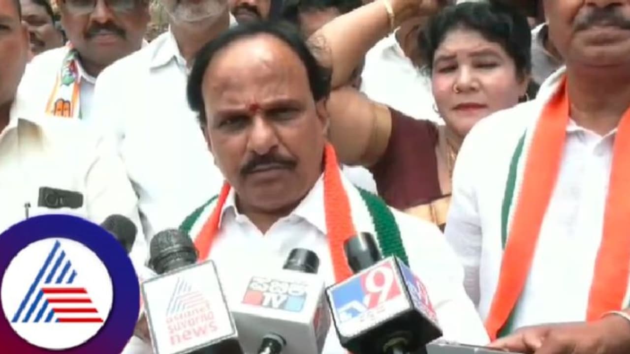 ಮಾಡಲು ಕೆಲಸ ಇಲ್ಲದ್ದಕ್ಕೆ ಮೈಸೂರಿಗೆ ಪಾದಯಾತ್ರೆ: ಬಿಜೆಪಿ ವಿರುದ್ಧ ಸಚಿವ ಸುಧಾಕರ್ ವಾಗ್ದಾಳಿ