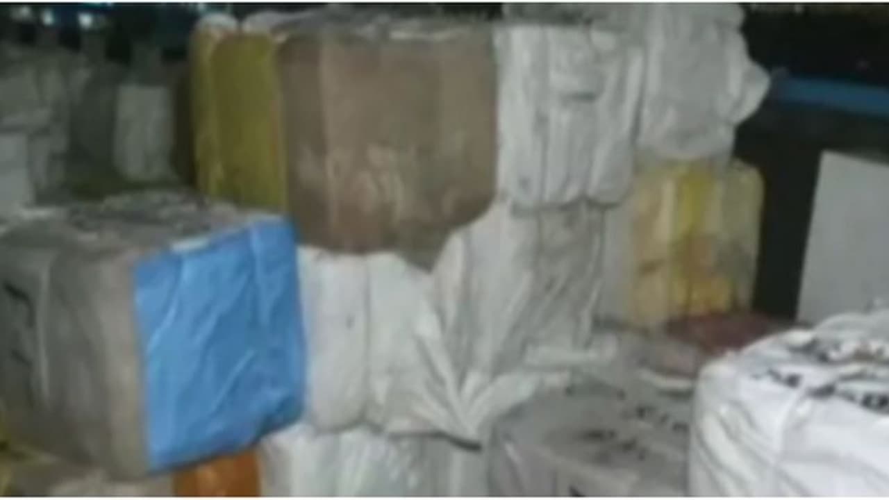 ബെംഗളൂരുവിലെ ഹോട്ടലുകളിലേക്ക് കൊണ്ടുവന്ന മാംസത്തെ ചൊല്ലി ആരോപണം, സാമ്പിൾ പരിശോധനയ്ക്ക് അയച്ചു ബെംഗളൂരുവിലെ ഹോട്ടലുകളിലേക്ക് കൊണ്ടുവന്ന മാംസത്തെ ചൊല്ലി ആരോപണം, സാമ്പിൾ പരിശോധനയ്ക്ക് അയച്ചു