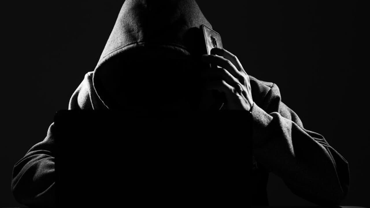 'ദേശ സുരക്ഷയെ വരെ ബാധിച്ചു, അശ്ലീല സന്ദേശമയച്ചു', 5 ദിവസത്തെ 'ഡിജിറ്റൽ അറസ്റ്റിൽ' 74കാരന് നഷ്ടമായത് 97 ലക്ഷം 'ദേശ സുരക്ഷയെ വരെ ബാധിച്ചു, അശ്ലീല സന്ദേശമയച്ചു', 5 ദിവസത്തെ 'ഡിജിറ്റൽ അറസ്റ്റിൽ' 74കാരന് നഷ്ടമായത് 97 ലക്ഷം