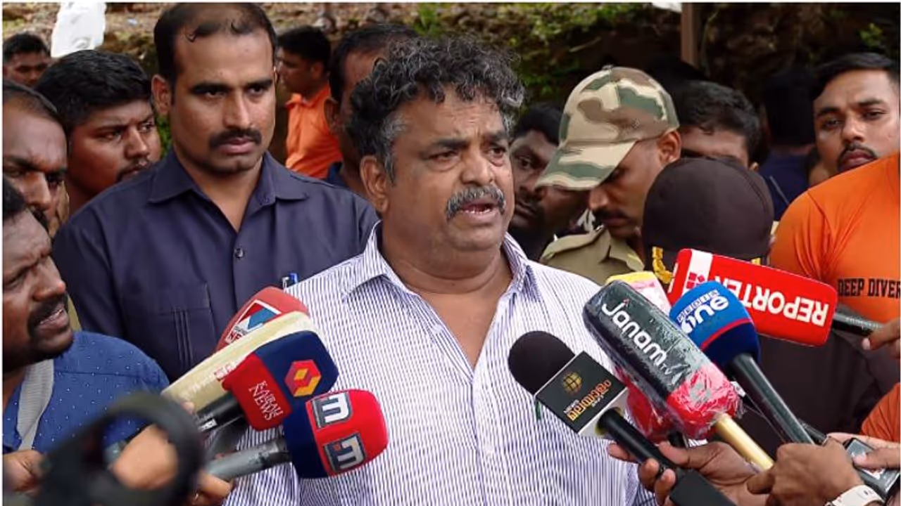 അർജുൻ മിഷൻ; ദൗത്യം എങ്ങനെ തുടരണമെന്ന അന്തിമ തീരുമാനം വൈകീട്ട് അറിയിക്കും: കാർവാർ എംഎൽഎ അർജുൻ മിഷൻ; ദൗത്യം എങ്ങനെ തുടരണമെന്ന അന്തിമ തീരുമാനം വൈകീട്ട് അറിയിക്കും: കാർവാർ എംഎൽഎ