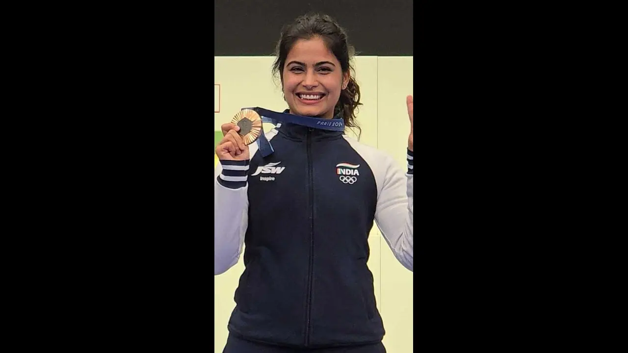 Manu Bhaker won bronze medal in Paris Olympics 2024, became the first Indian female shooter Manu Bhaker won bronze medal in Paris Olympics 2024, became the first Indian female shooter