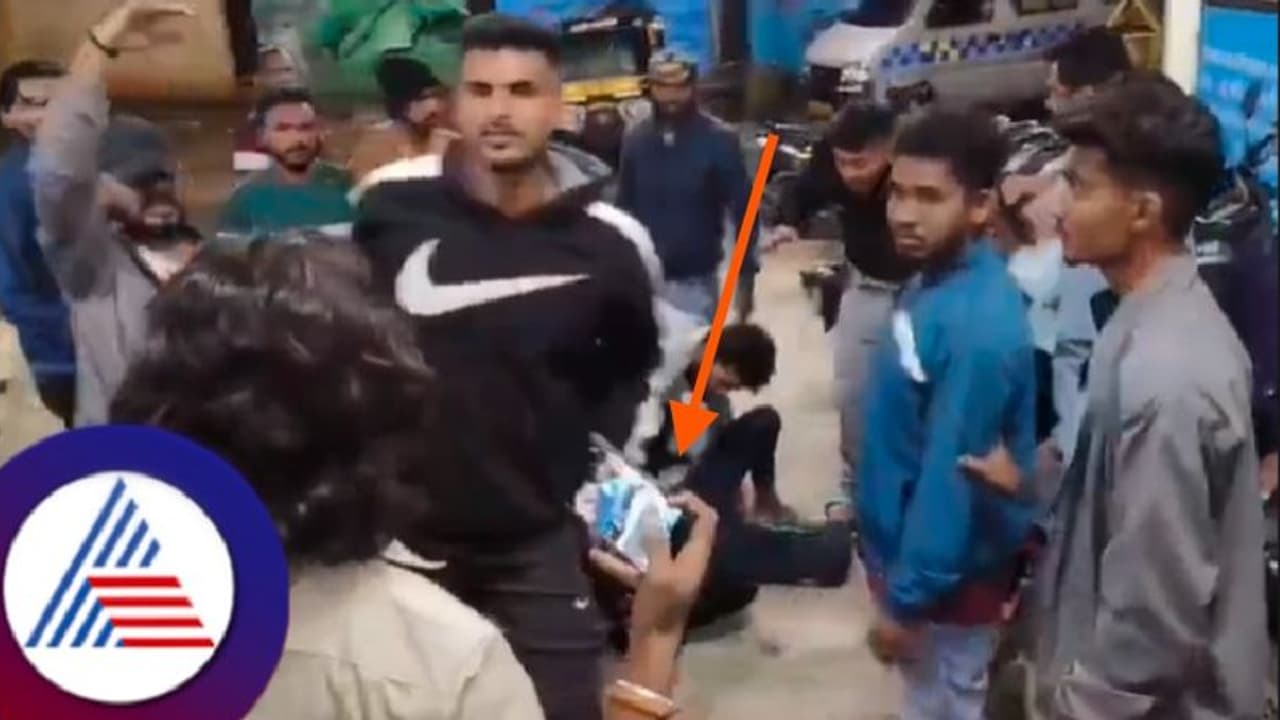 ಅಡ್ಡ ನಿಂತಿದ್ದ ಗಾಡಿ ತೆಗೆಯಿರಿ ಎಂದಿದ್ದಕ್ಕೆ 108 ಆಂಬುಲೆನ್ಸ್ ಚಾಲಕನಿಗೆ ಮನಬಂದಂತೆ ಥಳಿಸಿದ ದುಷ್ಕರ್ಮಿಗಳು! ಅಡ್ಡ ನಿಂತಿದ್ದ ಗಾಡಿ ತೆಗೆಯಿರಿ ಎಂದಿದ್ದಕ್ಕೆ 108 ಆಂಬುಲೆನ್ಸ್ ಚಾಲಕನಿಗೆ ಮನಬಂದಂತೆ ಥಳಿಸಿದ ದುಷ್ಕರ್ಮಿಗಳು!