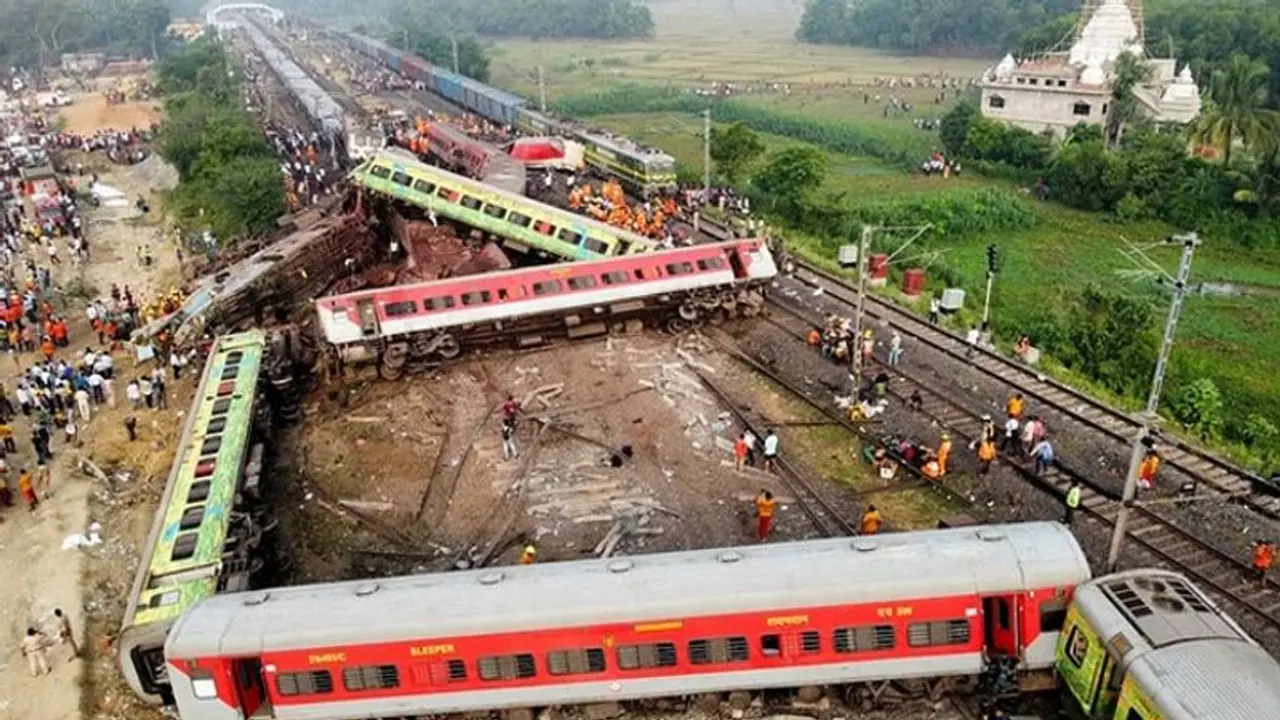 Howrah Mumbai train derailment: Full list of trains cancelled, diverted