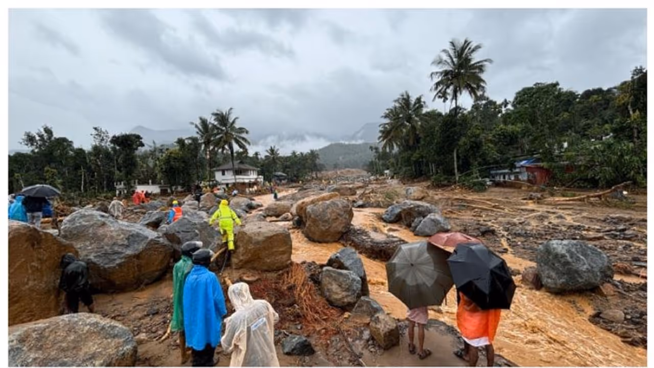 വയനാടിനെ ദുരന്ത ഭൂമിയാക്കിയത് രണ്ടാഴ്ചയോളം പെയ്ത അതിതീവ്ര മഴയെന്ന് കാലാവസ്ഥാ വിദഗ്ദർ 