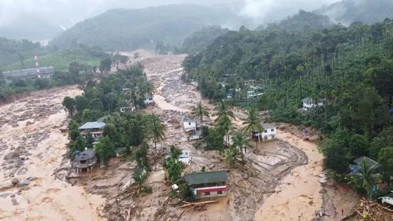 Wayanad landslide: Death toll mounts to 151; Army resumes rescue operations at Chooralmala Wayanad landslide: Death toll mounts to 151; Army resumes rescue operations at Chooralmala