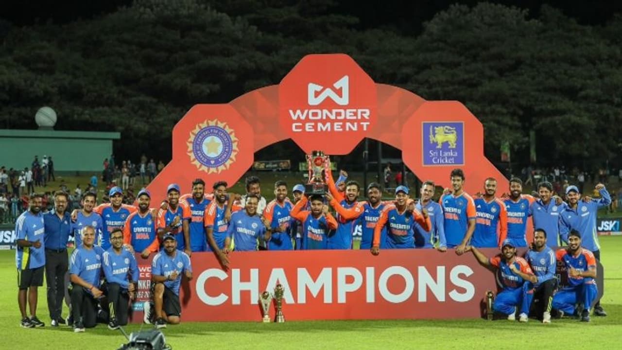 சூப்பர் ஓவரில் த்ரில் வெற்றி – 3ஆவது முறையாக இலங்கையை ஒயிட்வாஷ் செய்து இந்தியா சாம்பியன்! சூப்பர் ஓவரில் த்ரில் வெற்றி – 3ஆவது முறையாக இலங்கையை ஒயிட்வாஷ் செய்து இந்தியா சாம்பியன்!