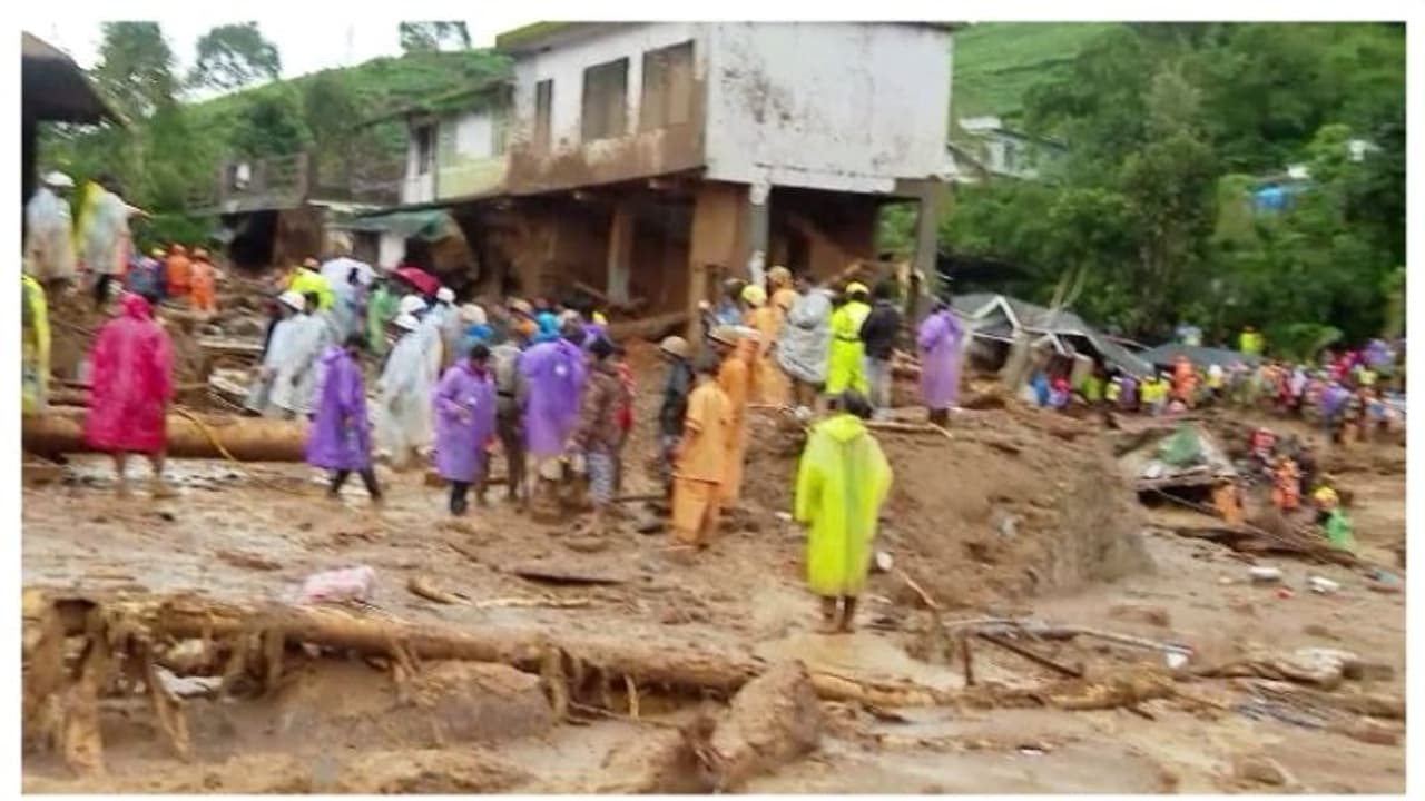 കണ്ണീരായി മുണ്ടക്കൈ; രക്ഷാദൗത്യം തുടർന്ന് സൈന്യം; തെരച്ചിൽ ദുഷ്കരമാക്കി മഴ; ബെയിലി പാലം ഇന്ന് പൂർത്തിയാകില്ല