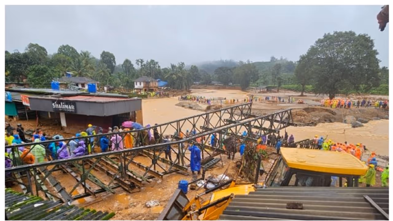 ഉരുള്പൊട്ടലും ശക്തമായ മഴയും: പകര്ച്ചവ്യാധികള് ഉണ്ടാകാതിരിക്കാന് ശ്രദ്ധിക്കേണ്ട കാര്യങ്ങള്, ജാഗ്രത വേണം ഉരുള്പൊട്ടലും ശക്തമായ മഴയും: പകര്ച്ചവ്യാധികള് ഉണ്ടാകാതിരിക്കാന് ശ്രദ്ധിക്കേണ്ട കാര്യങ്ങള്, ജാഗ്രത വേണം