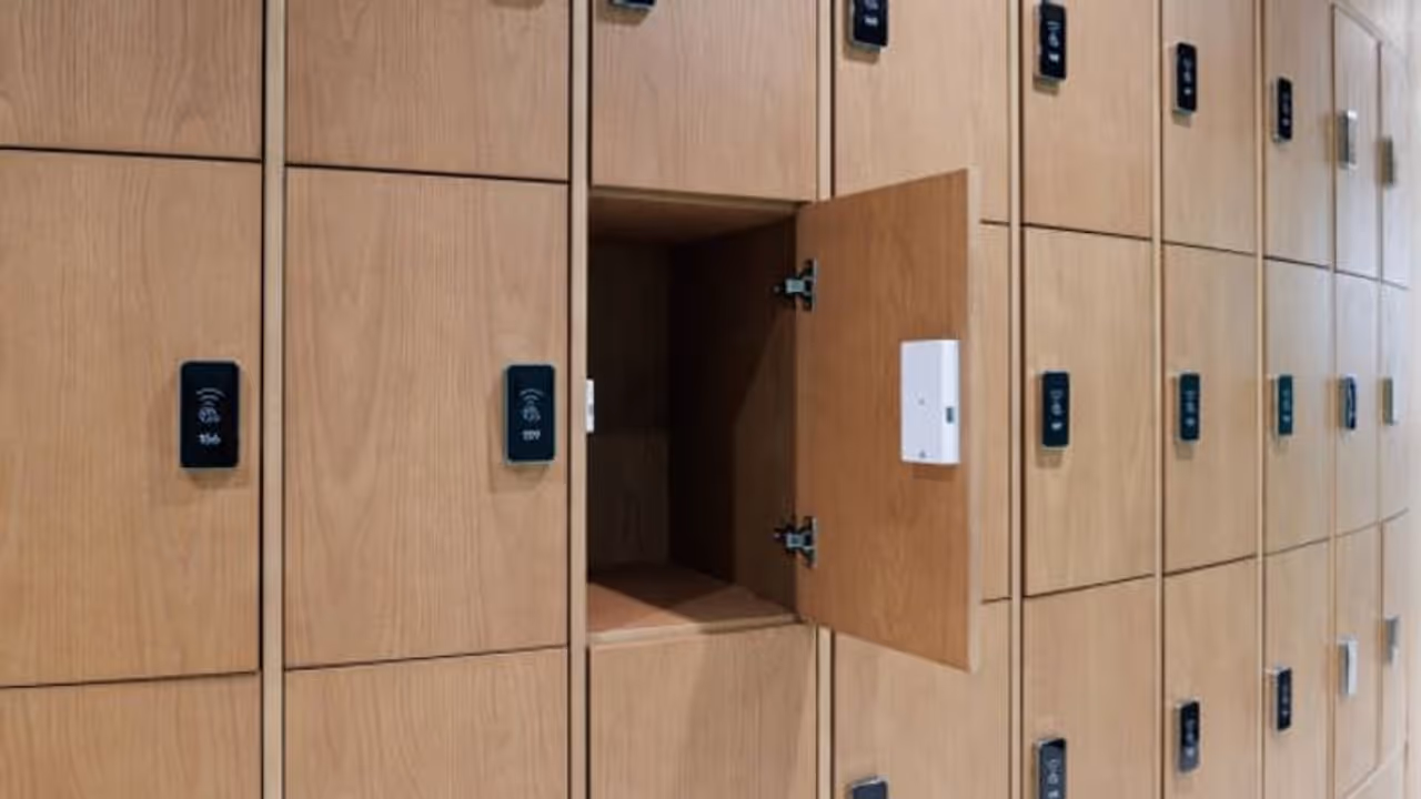 വീട്ടിലെ 6.80 ലക്ഷം രൂപ കാണാനില്ല, പരിശോധയിൽ പണമെടുത്തത് 12 വയസ്സുകാരി മകൾ, പിന്നിലെ കഥകേട്ട് പൊട്ടിക്കരഞ്ഞു! വീട്ടിലെ 6.80 ലക്ഷം രൂപ കാണാനില്ല, പരിശോധയിൽ പണമെടുത്തത് 12 വയസ്സുകാരി മകൾ, പിന്നിലെ കഥകേട്ട് പൊട്ടിക്കരഞ്ഞു!