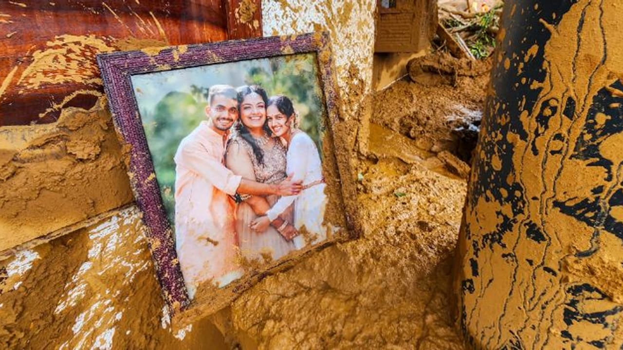 ധീരജും സഹോദരിമാരും സുരക്ഷിതർ, തെറ്റായ വിവരത്തോടെ ഈ ചിത്രം ഇനിയും പ്രചരിപ്പിക്കരുതേ... 