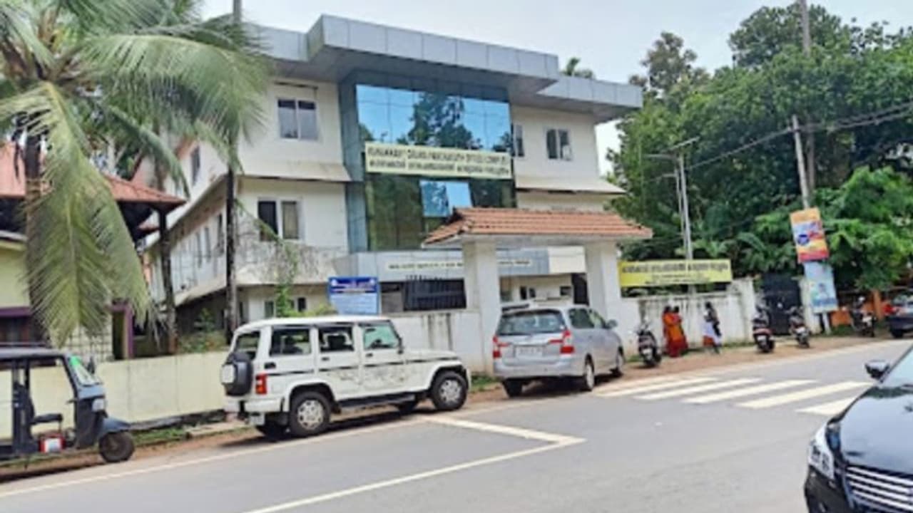 വ്യാജ രേഖയുണ്ടാക്കി ബാങ്കിൽ കൊടുത്ത് പണം സ്വന്തം പേരിലാക്കി; പഞ്ചായത്ത് സെക്രട്ടറിക്ക് 12 വർഷം തടവ്