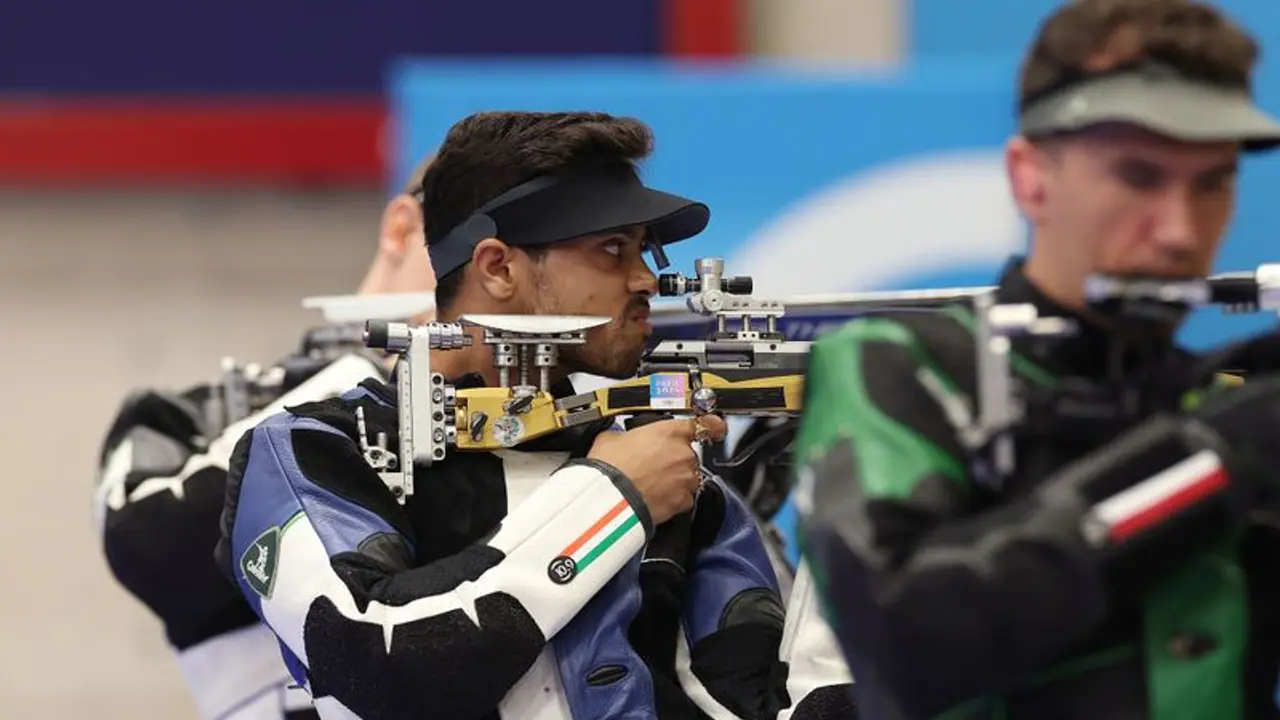 இந்தியாவிற்கு 3ஆவது பதக்கம் – 50மீ ஏர் ரைபிள் 3பி பிரிவில் வெற்றி பெற்ற முதல் இந்திய வீரராக குசலே சாதனை! இந்தியாவிற்கு 3ஆவது பதக்கம் – 50மீ ஏர் ரைபிள் 3பி பிரிவில் வெற்றி பெற்ற முதல் இந்திய வீரராக குசலே சாதனை!