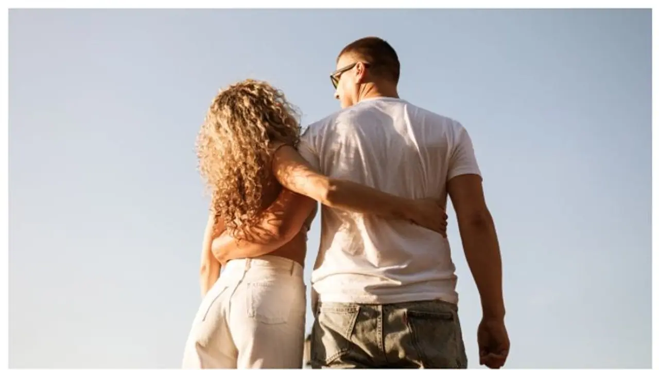 ആലിംഗനം 11 രൂപ, ചുംബനം 115, സിനിമയ്ക്ക് കൂട്ട് വരാന് 173; 'സ്ട്രീറ്റ് ഗേൾഫ്രണ്ട്സ്' ചൈനയിലെ പുതിയ ട്രെന്ഡ് ആലിംഗനം 11 രൂപ, ചുംബനം 115, സിനിമയ്ക്ക് കൂട്ട് വരാന് 173; 'സ്ട്രീറ്റ് ഗേൾഫ്രണ്ട്സ്' ചൈനയിലെ പുതിയ ട്രെന്ഡ്