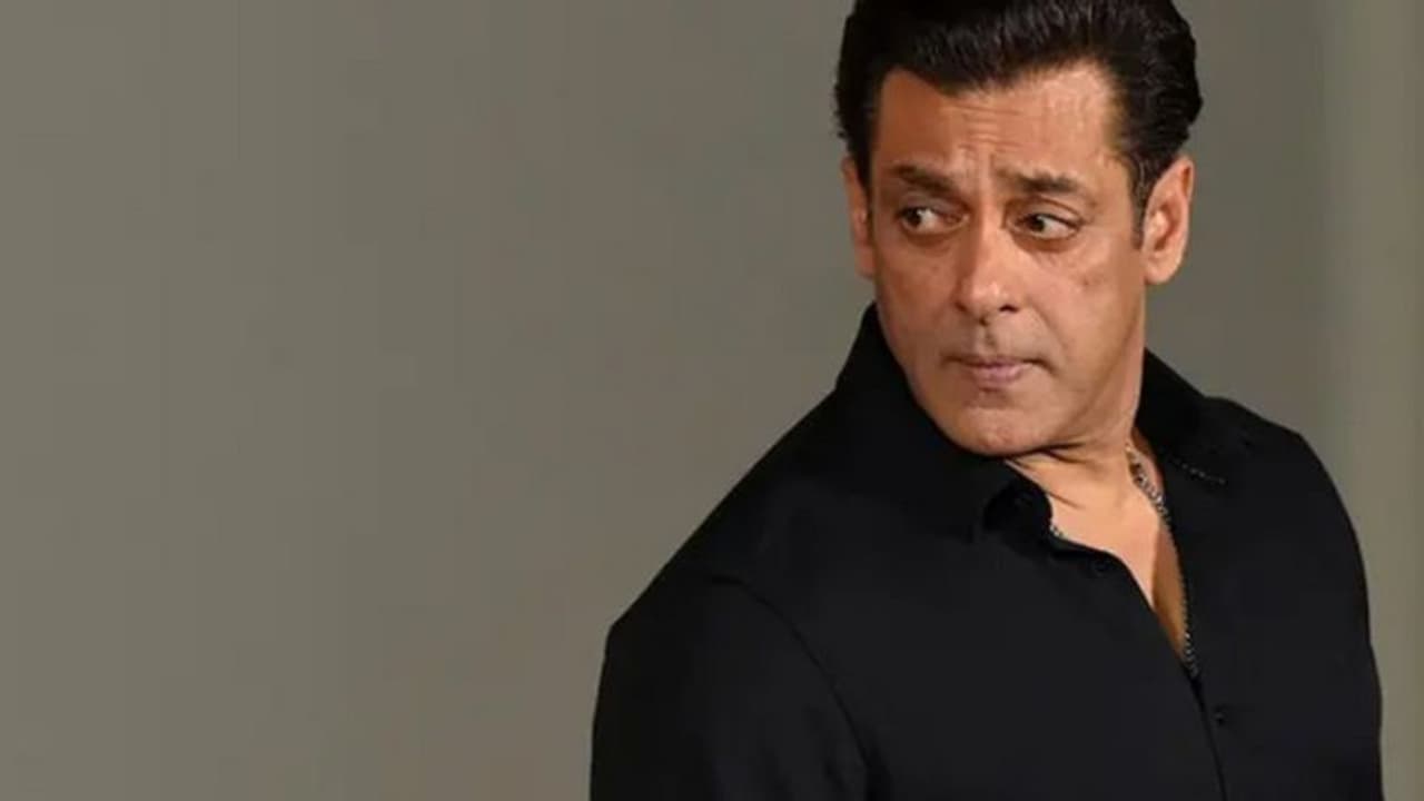 ബോളിവുഡ് നടൻ സല്മാൻ ഖാനെ കൊലപ്പെടുത്താൻ വേണ്ടി 20 ലക്ഷം നല്കാൻ തീരുമാനിച്ചു?, റിപ്പോര്ട്ട് ബോളിവുഡ് നടൻ സല്മാൻ ഖാനെ കൊലപ്പെടുത്താൻ വേണ്ടി 20 ലക്ഷം നല്കാൻ തീരുമാനിച്ചു?, റിപ്പോര്ട്ട്