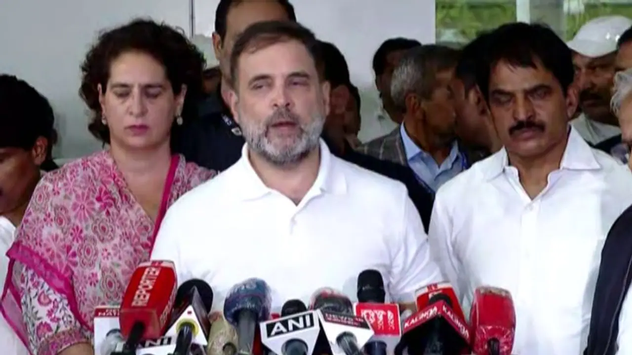 അച്ഛൻ മരിച്ചപ്പോഴുള്ള അതേ വേദന, എന്തുപറഞ്ഞ് ആശ്വസിപ്പിക്കണമെന്നറിയില്ല, വയനാട്ടിലേത് ദേശീയ ദുരന്തം: രാഹുൽ അച്ഛൻ മരിച്ചപ്പോഴുള്ള അതേ വേദന, എന്തുപറഞ്ഞ് ആശ്വസിപ്പിക്കണമെന്നറിയില്ല, വയനാട്ടിലേത് ദേശീയ ദുരന്തം: രാഹുൽ