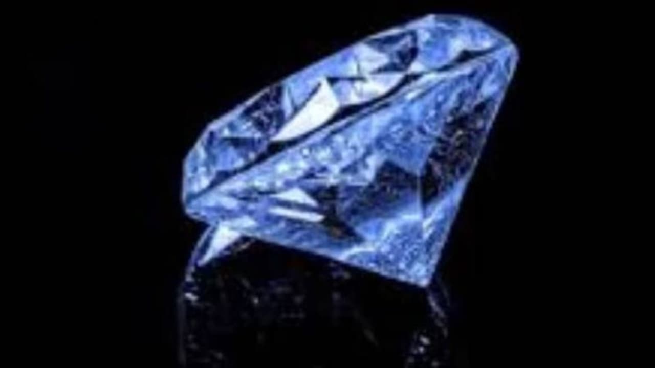 80 ലക്ഷത്തിന്റെ വജ്രം, 300 രൂപ ദിവസക്കൂലി കിട്ടുന്ന തൊഴിലാളിയെ കനിഞ്ഞ ഭാ​ഗ്യം