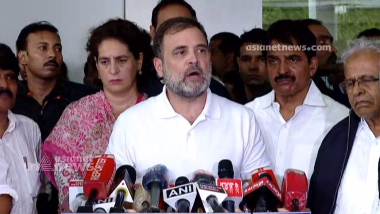 வயநாடு நிலச்சரிவு எதிரொலி : காங்கிரஸ் கட்சி சார்பில் வயநாடு தொகுதியில் 100 வீடுகள்; ராகுல் காந்தி