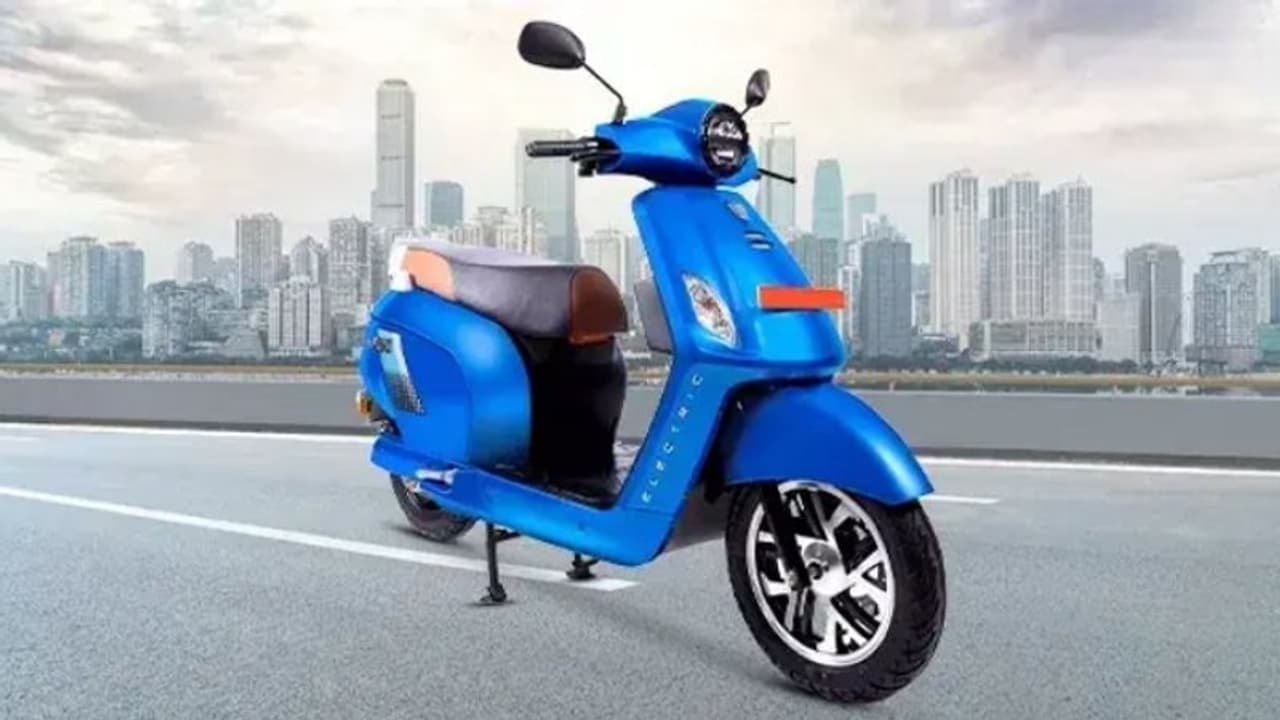 ഫുൾ ചാർജ്ജിൽ 110 കിമി ഓടും, വില കുറഞ്ഞ ഈ സ്കൂട്ടറുകൾക്ക് ഇപ്പോൾ വിലക്കിഴിവും ഫുൾ ചാർജ്ജിൽ 110 കിമി ഓടും, വില കുറഞ്ഞ ഈ സ്കൂട്ടറുകൾക്ക് ഇപ്പോൾ വിലക്കിഴിവും