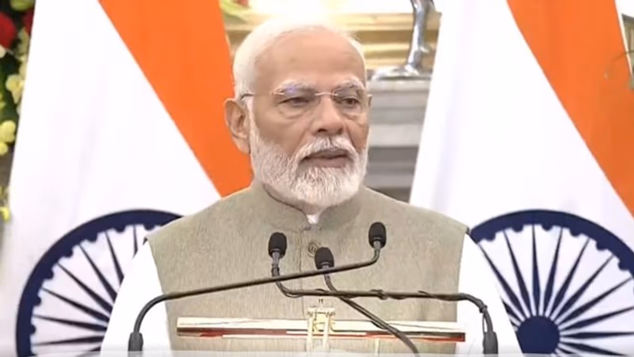 PM Modi urges governors to strengthen Centre state relations and support underprivileged