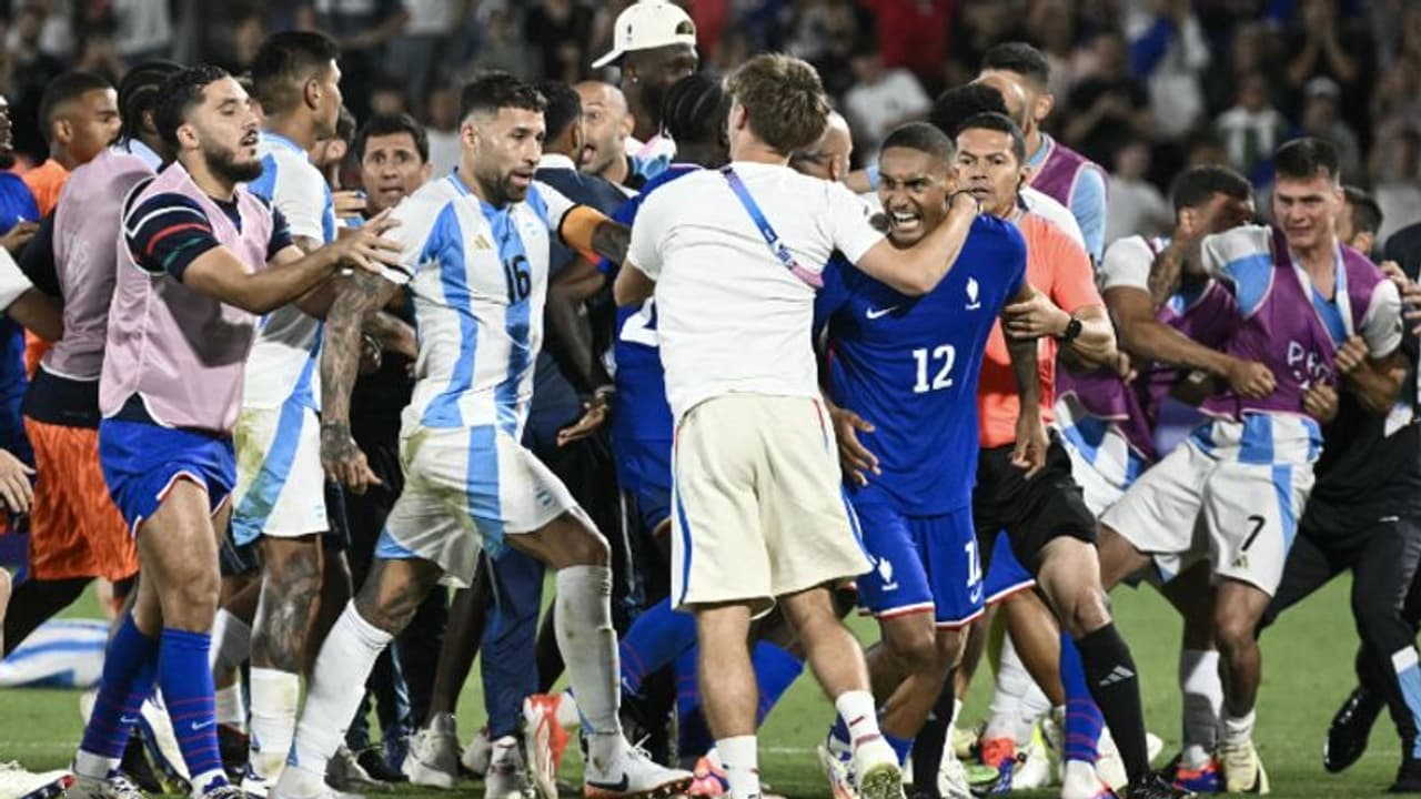 ഒളിംപിക്സ് ഫുട്ബോള്: ഫ്രാന്സിനോട് തോറ്റ് അര്ജന്റീന പുറത്ത്! സെമി ഉറപ്പിച്ച് സ്പെയ്നും ഒളിംപിക്സ് ഫുട്ബോള്: ഫ്രാന്സിനോട് തോറ്റ് അര്ജന്റീന പുറത്ത്! സെമി ഉറപ്പിച്ച് സ്പെയ്നും