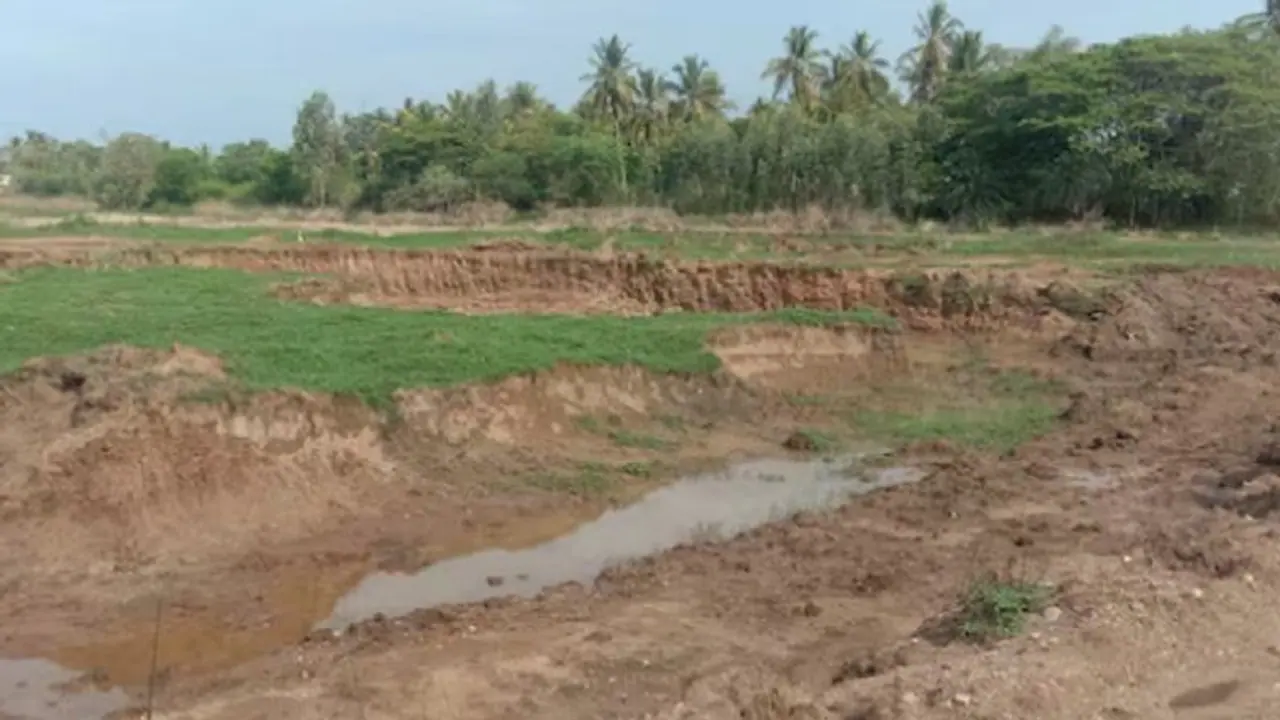 ಕೆಆರ್‌ಎಸ್‌ ಜಲಾಶಯದಲ್ಲಿ ಹೆಚ್ಚಾದ ನೀರು: ಪಕ್ಕದಲ್ಲೇ ಮಳೆ ಕೊರತೆಯಿಂದ ಕೆರೆಗಳು ಖಾಲಿ ಖಾಲಿ!