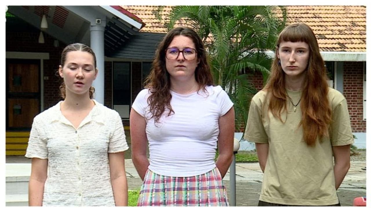 'ഞങ്ങളീ നാടിനെ സ്നേഹിക്കുന്നു, ഈ വേദന ഞങ്ങളുടേതും കൂടി'; കൂടെയുണ്ടാകണമെന്ന് ലോകത്തോട് പറഞ്ഞ് ഈ വിദ്യാർത്ഥികൾ