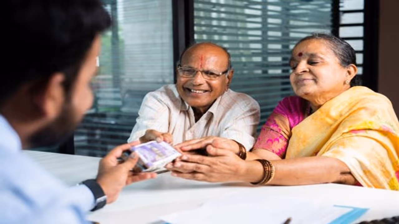 ಸಹಕಾರ ಬ್ಯಾಂಕ್‌ ನಿರ್ದೇಶಕರ ಅವಧಿ 8 ರಿಂದ 10 ವರ್ಷಕ್ಕೆ ಏರಿಕೆ, ಬ್ಯಾಂಕ್‌ ಖಾತೆಗೆ ನಾಲ್ವರು ನಾಮಿನಿ!