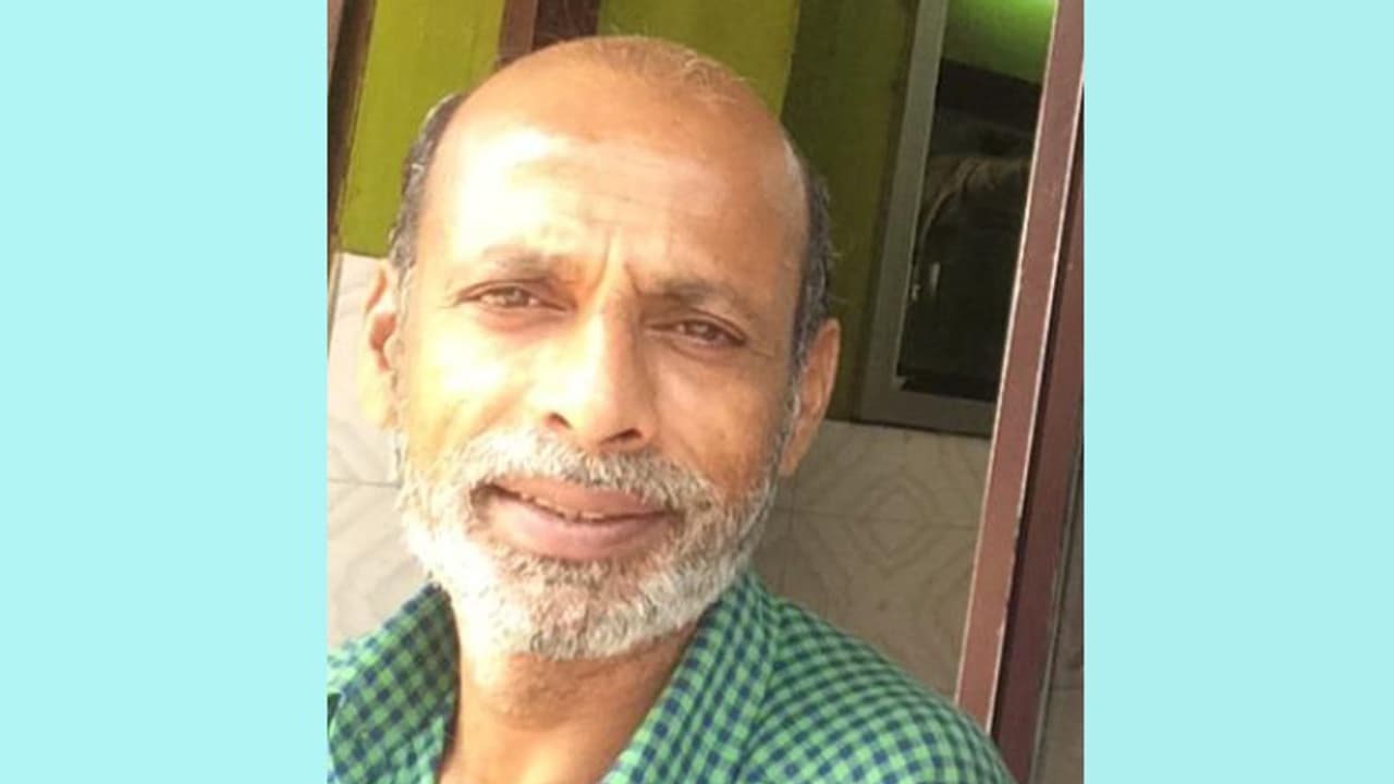 സ്വകാര്യ ബസിടിച്ച് സ്കൂട്ടര് യാത്രികന് മരിച്ചു സ്വകാര്യ ബസിടിച്ച് സ്കൂട്ടര് യാത്രികന് മരിച്ചു