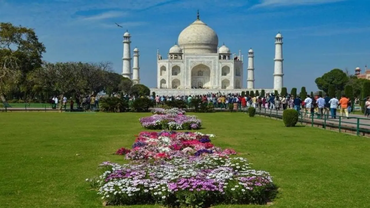 ताजमहल में गंगा जल अनुष्ठान: तेजो महालय विवाद को मिला नया मोड़, क्या है सच्चाई?