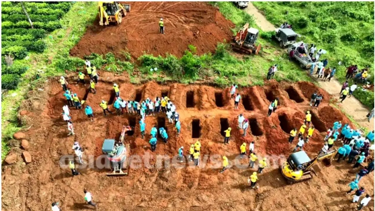 ഒന്നിച്ച് മടങ്ങും, ദുരന്തം കവർന്നവരിൽ തിരിച്ചറിയാത്ത 67 പേരിൽ എട്ട് പേരുടെ സംസ്കാരച്ചടങ്ങുകൾ അൽപ്പസമയത്തിൽ ഒന്നിച്ച് മടങ്ങും, ദുരന്തം കവർന്നവരിൽ തിരിച്ചറിയാത്ത 67 പേരിൽ എട്ട് പേരുടെ സംസ്കാരച്ചടങ്ങുകൾ അൽപ്പസമയത്തിൽ