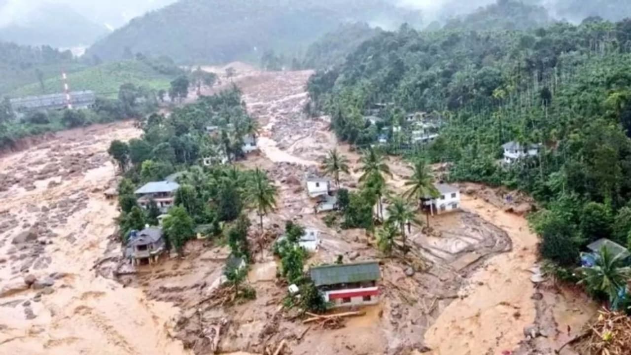 കണ്ണീരുണങ്ങാതെ വയനാട്; ഇനി കണ്ടെത്താനുള്ളത് 180 പേരെ, മരണം 380 ആയി, തെരച്ചിൽ ഏഴാം ദിവസത്തിലേക്ക് കണ്ണീരുണങ്ങാതെ വയനാട്; ഇനി കണ്ടെത്താനുള്ളത് 180 പേരെ, മരണം 380 ആയി, തെരച്ചിൽ ഏഴാം ദിവസത്തിലേക്ക്